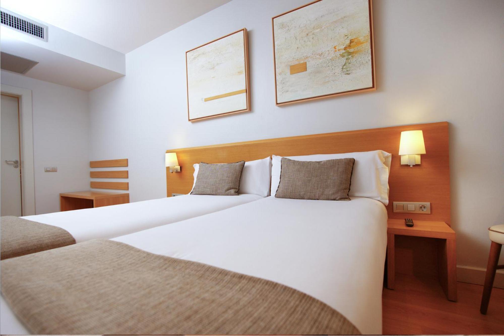 อาร์ค ลา รัมบลา Hotel บาร์เซโลนา ภายนอก รูปภาพ